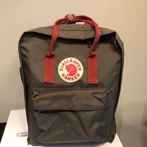 FJALLRAVEN KanKan dark green backpack